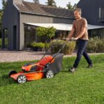 Kit Cortacésped a batería Husqvarna LC 142iS - Imagen 2